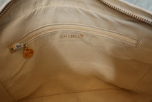 Load image into Gallery viewer, CHANEL CC mark chain shoulder bag Caviar skin White/Gold hadware Shoulder bag 700100121
