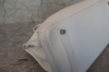 Load image into Gallery viewer, HERMES BIRKIN 35 Clemence leather White □F Engraving Hand bag 700110150