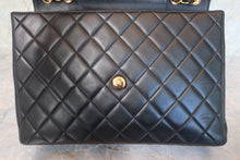 Load image into Gallery viewer, CHANEL Medium Matelasse single flap chain shoulder bag Lambskin Black/Gold hadware Shoulder bag 700100116