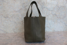 将图片加载到图库查看器,HERMES PICOTIN LOCK MM Clemence leather Vert olive □O刻印 Hand bag 800090143