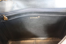 Load image into Gallery viewer, CHANEL Medium Matelasse single flap chain shoulder bag Lambskin Black/Gold hadware Shoulder bag 700100116