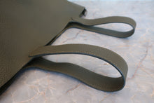 将图片加载到图库查看器,HERMES PICOTIN LOCK MM Clemence leather Vert olive □O刻印 Hand bag 800090143
