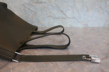 将图片加载到图库查看器,HERMES PICOTIN LOCK MM Clemence leather Vert olive □O刻印 Hand bag 800090143