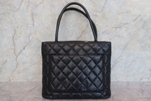 Load image into Gallery viewer, CHANEL Medallion Tote Caviar skin Black/Gold hadware Tote bag 700110134
