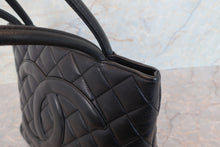 Load image into Gallery viewer, CHANEL Medallion Tote Caviar skin Black/Gold hadware Tote bag 700110134