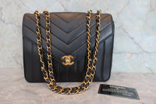 Load image into Gallery viewer, CHANEL Mademoiselle V-Stitch chain shoulder bag Lambskin Black/Gold hadware Shoulder bag 800060185