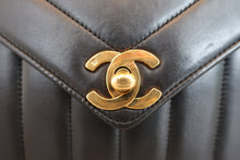 Load image into Gallery viewer, CHANEL Mademoiselle V-Stitch chain shoulder bag Lambskin Black/Gold hadware Shoulder bag 800060185