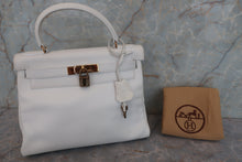 Load image into Gallery viewer, HERMES KELLY 28 Gulliver leather White 〇R Engraving Hand bag 700040113