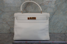 Load image into Gallery viewer, HERMES KELLY 28 Gulliver leather White 〇R Engraving Hand bag 700040113