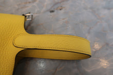 画像をギャラリービューアに読み込む, HERMES/エルメス ピコタンロックPM トリヨンクレマンス ジョーヌナプル Y刻印 ハンドバッグ 700120128