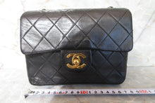 将图片加载到图库查看器,CHANEL/香奈儿 迷你CF 单盖 链条包 羊皮 Black/Gold hadware(黑色/金色金属) 肩背包 700100175