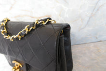 将图片加载到图库查看器,CHANEL/香奈儿 迷你CF 单盖 链条包 羊皮 Black/Gold hadware(黑色/金色金属) 肩背包 700100175
