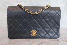 Load image into Gallery viewer, CHANEL Mini Full Flap chain shoulder bag Lambskin Black/Gold hadware Shoulder bag 800050010