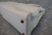 Load image into Gallery viewer, HERMES KELLY 28 Gulliver leather White 〇R Engraving Hand bag 700040113