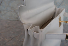 Load image into Gallery viewer, HERMES KELLY 28 Gulliver leather White 〇R Engraving Hand bag 700040113