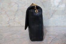 Load image into Gallery viewer, CHANEL Matelasse chain shoulder bag Lambskin Black/Gold hadware Shoulder bag 700100124
