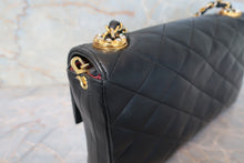 Load image into Gallery viewer, CHANEL Matelasse chain shoulder bag Lambskin Black/Gold hadware Shoulder bag 700100124