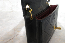 将图片加载到图库查看器,CHANEL/香奈儿 迷你CF 单盖 链条包 羊皮 Black/Gold hadware(黑色/金色金属) 肩背包 700100175