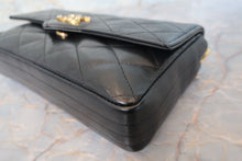 Load image into Gallery viewer, CHANEL Matelasse chain shoulder bag Lambskin Black/Gold hadware Shoulder bag 700100124