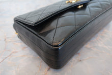 Load image into Gallery viewer, CHANEL Matelasse chain shoulder bag Lambskin Black/Gold hadware Shoulder bag 700100124