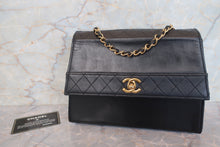 Load image into Gallery viewer, CHANEL Trapezoid chain shoulder bag Lambskin Black/Gold hadware Shoulder bag 700110141