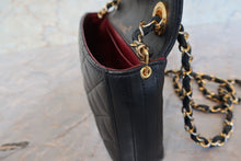 Load image into Gallery viewer, CHANEL Matelasse chain shoulder bag Lambskin Black/Gold hadware Shoulder bag 700100124