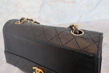 Load image into Gallery viewer, CHANEL Trapezoid chain shoulder bag Lambskin Black/Gold hadware Shoulder bag 700110141
