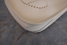 Load image into Gallery viewer, HERMES  EVELYNE TPM Clemence leather Nata Z Engraving Shoulder bag 700080024