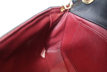 Load image into Gallery viewer, CHANEL Matelasse chain shoulder bag Lambskin Black/Gold hadware Shoulder bag 700100124