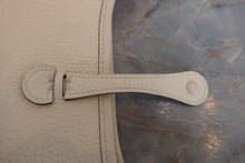 Load image into Gallery viewer, HERMES  EVELYNE TPM Clemence leather Nata Z Engraving Shoulder bag 700080024