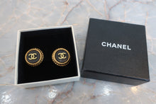 Load image into Gallery viewer, CHANEL CC mark Round earring Gold plate Gold Earring 600050096