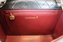 Load image into Gallery viewer, CHANEL Trapezoid chain shoulder bag Lambskin Black/Gold hadware Shoulder bag 700110141