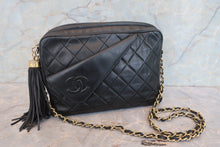 Load image into Gallery viewer, CHANEL Matelasse fringe chain shoulder bag Lambskin Black/Gold hadware Shoulder bag 700090064