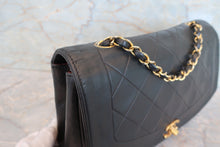Load image into Gallery viewer, CHANEL Diana matelasse chain shoulder bag Lambskin Black/Gold hadware Shoulder bag 700110152