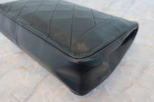 Load image into Gallery viewer, CHANEL Diana matelasse chain shoulder bag Lambskin Black/Gold hadware Shoulder bag 700110152