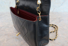 Load image into Gallery viewer, CHANEL Diana matelasse chain shoulder bag Lambskin Black/Gold hadware Shoulder bag 700110152