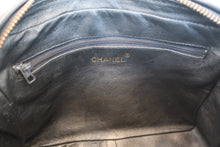 Load image into Gallery viewer, CHANEL Matelasse fringe chain shoulder bag Lambskin Black/Gold hadware Shoulder bag 700090064