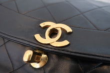 Load image into Gallery viewer, CHANEL Diana matelasse chain shoulder bag Lambskin Black/Gold hadware Shoulder bag 700110152