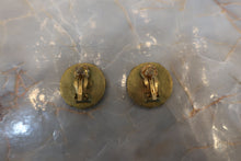 將圖片載入圖庫檢視器 CHANEL/シャネル ココマークラウンドイヤリング 金メッキ ゴールド イヤリング 500060009