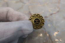將圖片載入圖庫檢視器 CHANEL/シャネル ココマークラウンドイヤリング 金メッキ ゴールド イヤリング 500060009