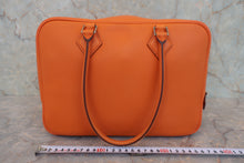 Load image into Gallery viewer, HERMES PLUME 28 Epsom leather Orange □J Engraving Hand bag 800060142