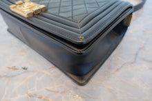 將圖片載入圖庫檢視器 CHANEL/シャネル ボーイシャネルチェーンショルダーバッグ ラムスキン ブラック/ゴールド金具 800080055