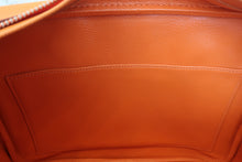 Load image into Gallery viewer, HERMES PLUME 28 Epsom leather Orange □J Engraving Hand bag 800060142