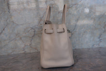 Load image into Gallery viewer, HERMES BIRKIN 25 Swift leather Beige □N Engraving Hand bag 700020076