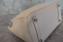Load image into Gallery viewer, HERMES BIRKIN 25 Swift leather Beige □N Engraving Hand bag 700020076