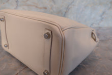 Load image into Gallery viewer, HERMES BIRKIN 25 Swift leather Beige □N Engraving Hand bag 700020076