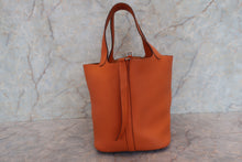 画像をギャラリービューアに読み込む, HERMES/エルメス ピコタンMM トリヨンクレマンス オレンジ □I刻印 ハンドバッグ 700110147
