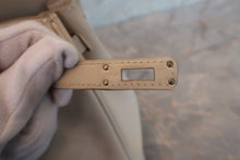 Load image into Gallery viewer, HERMES BIRKIN 25 Swift leather Beige □N Engraving Hand bag 700020076