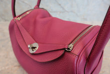 Load image into Gallery viewer, HERMES LINDY 26 Clemence leather Tosca □O Engraving Shoulder bag 800090111