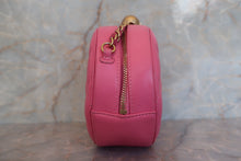 Load image into Gallery viewer, CHANEL Matelasse round chain shoulder bag Lambskin Pink/Gold hadware Shoulder bag 600100051